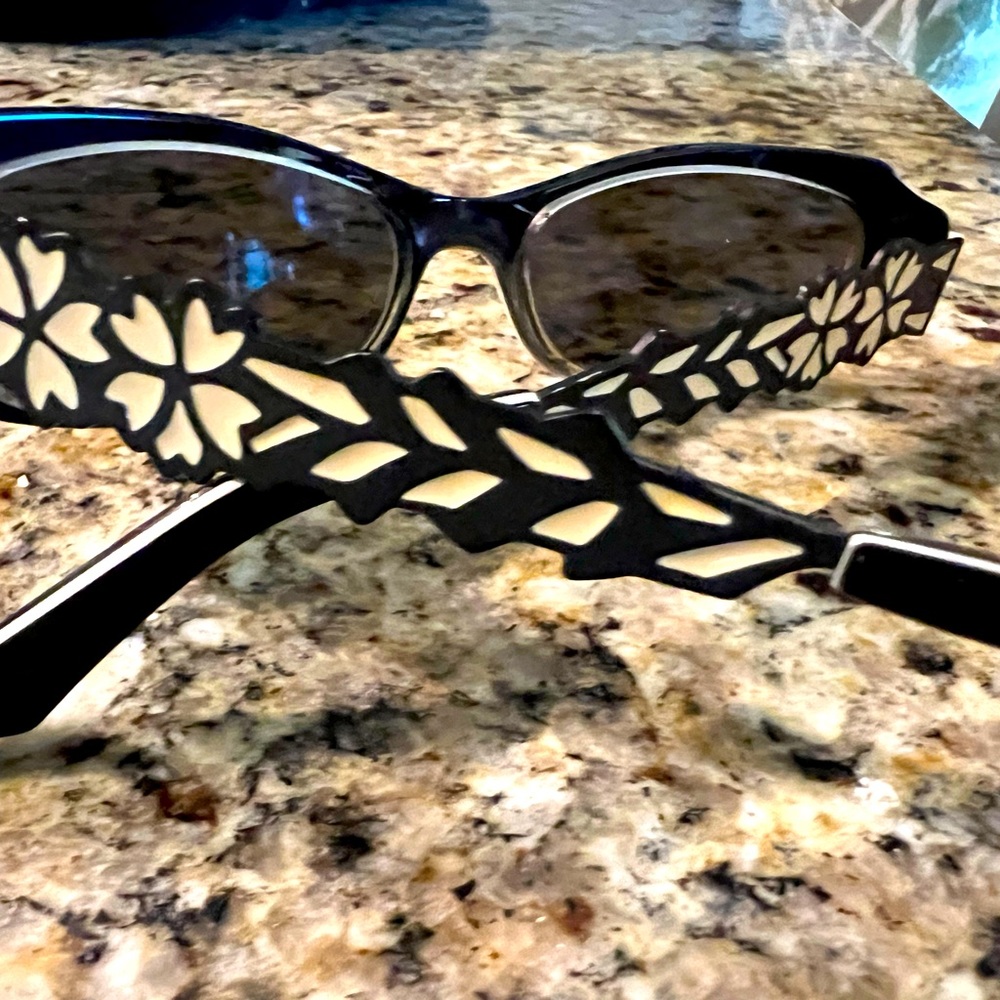 Luxury eye glasses.- Jean LaFont